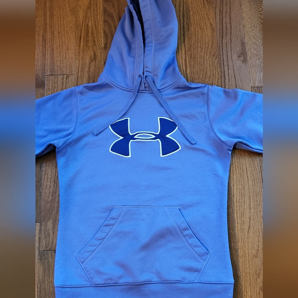 Under Armour Purple Women's Hooded Sweatshirt size Small 💜